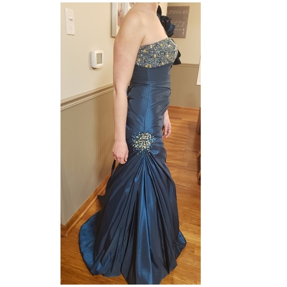 Prom dress - Picture 4 of 8